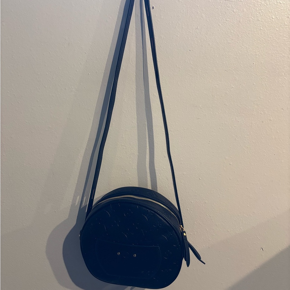 Elegant Black Crossbody Bag